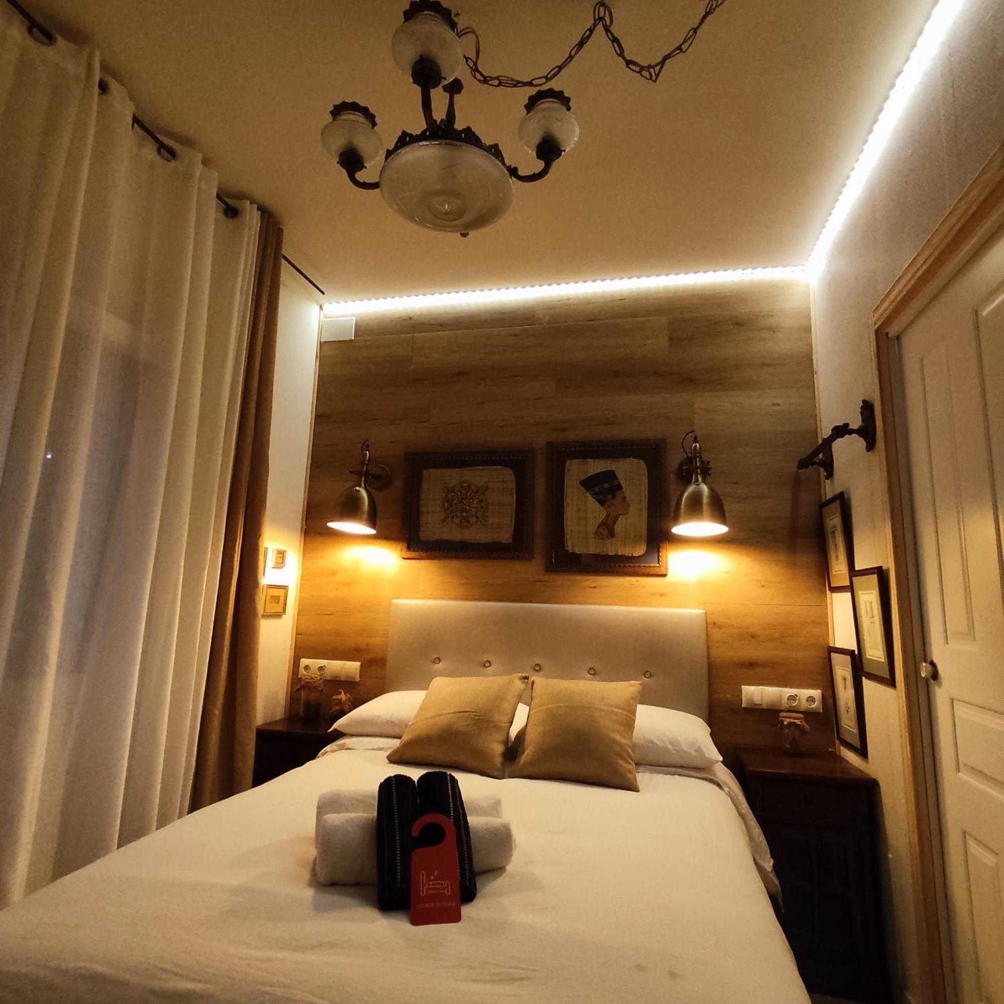 Studio Or Rooms With Private Bathroom Or Rooms With Shared Bathroom Barcelona Exterior foto