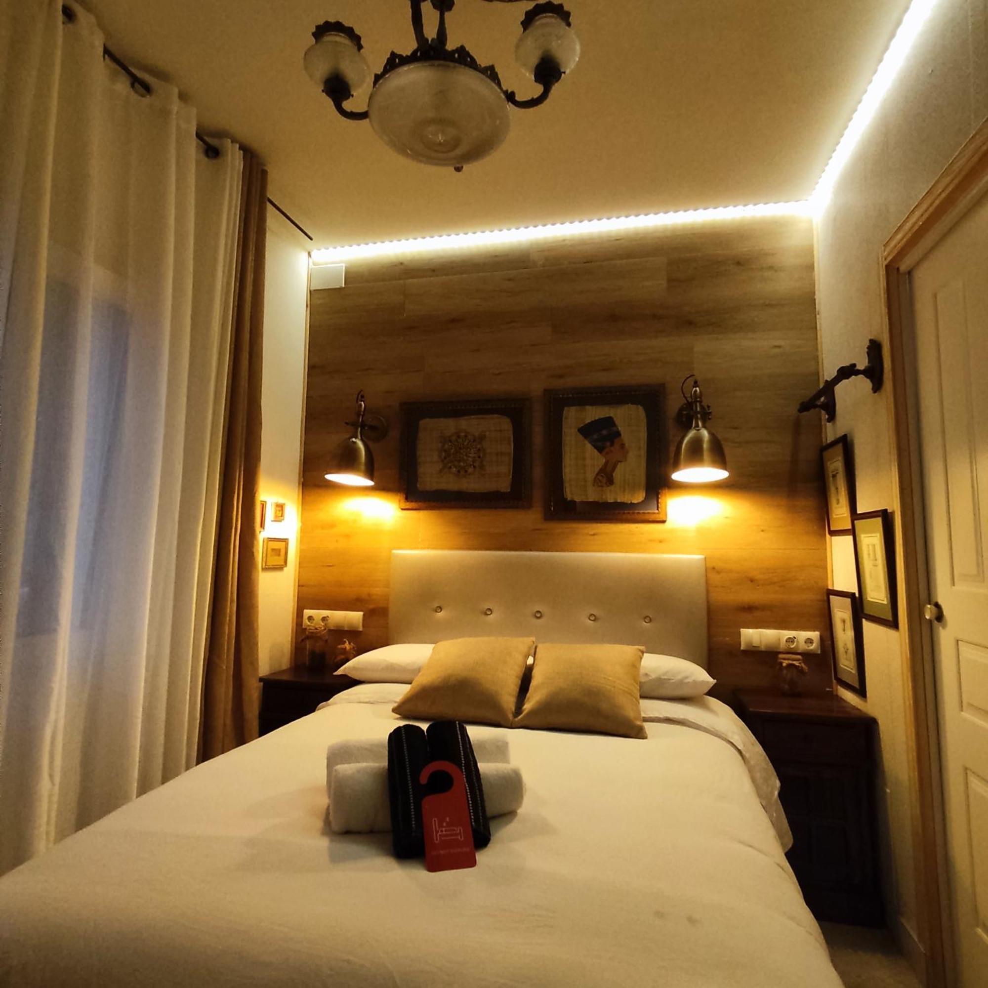 Studio Or Rooms With Private Bathroom Or Rooms With Shared Bathroom Barcelona Exterior foto