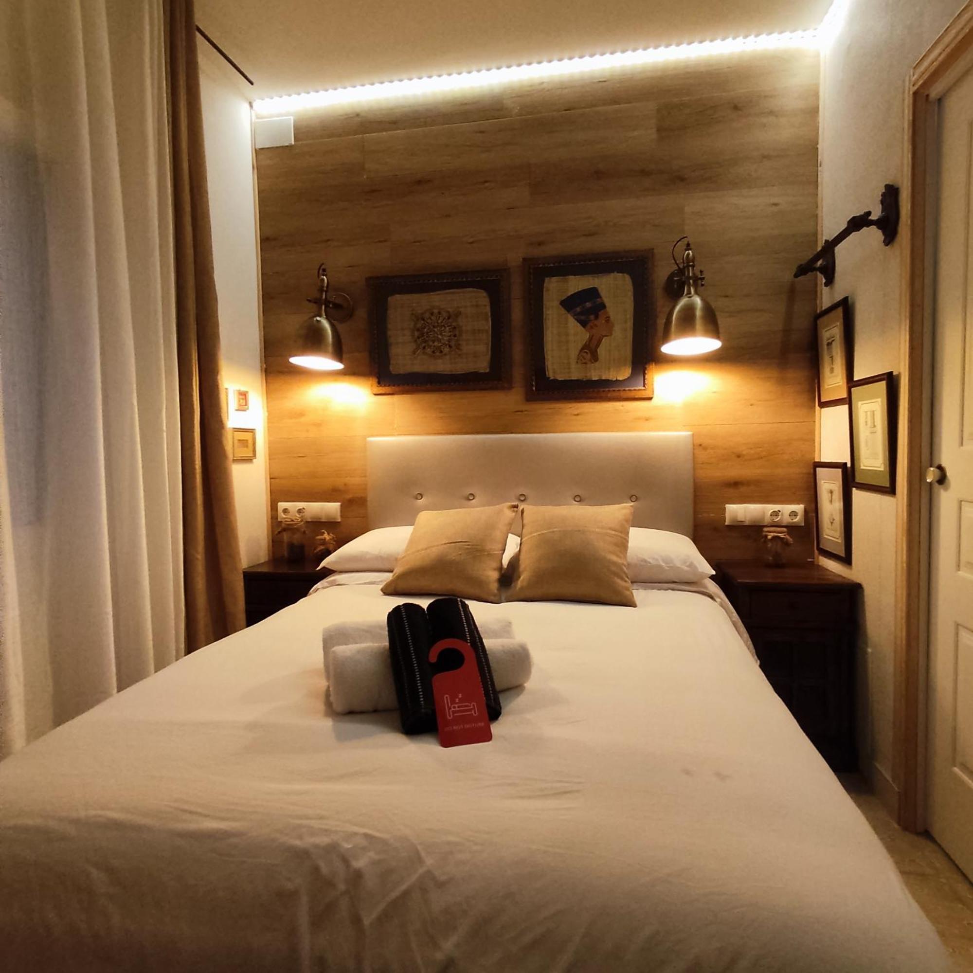 Studio Or Rooms With Private Bathroom Or Rooms With Shared Bathroom Barcelona Exterior foto