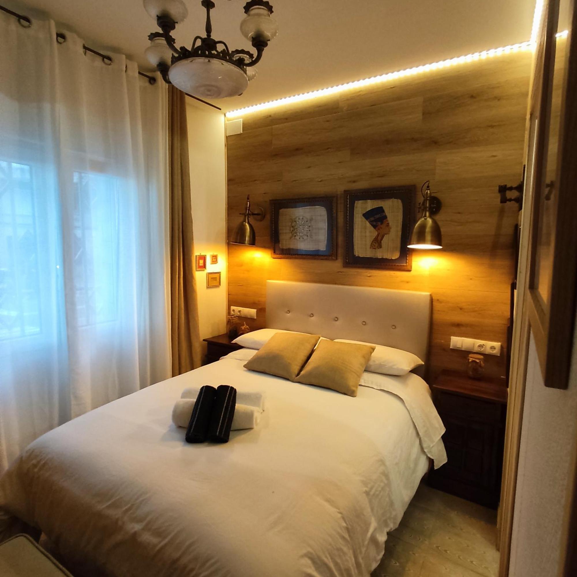 Studio Or Rooms With Private Bathroom Or Rooms With Shared Bathroom Barcelona Exterior foto
