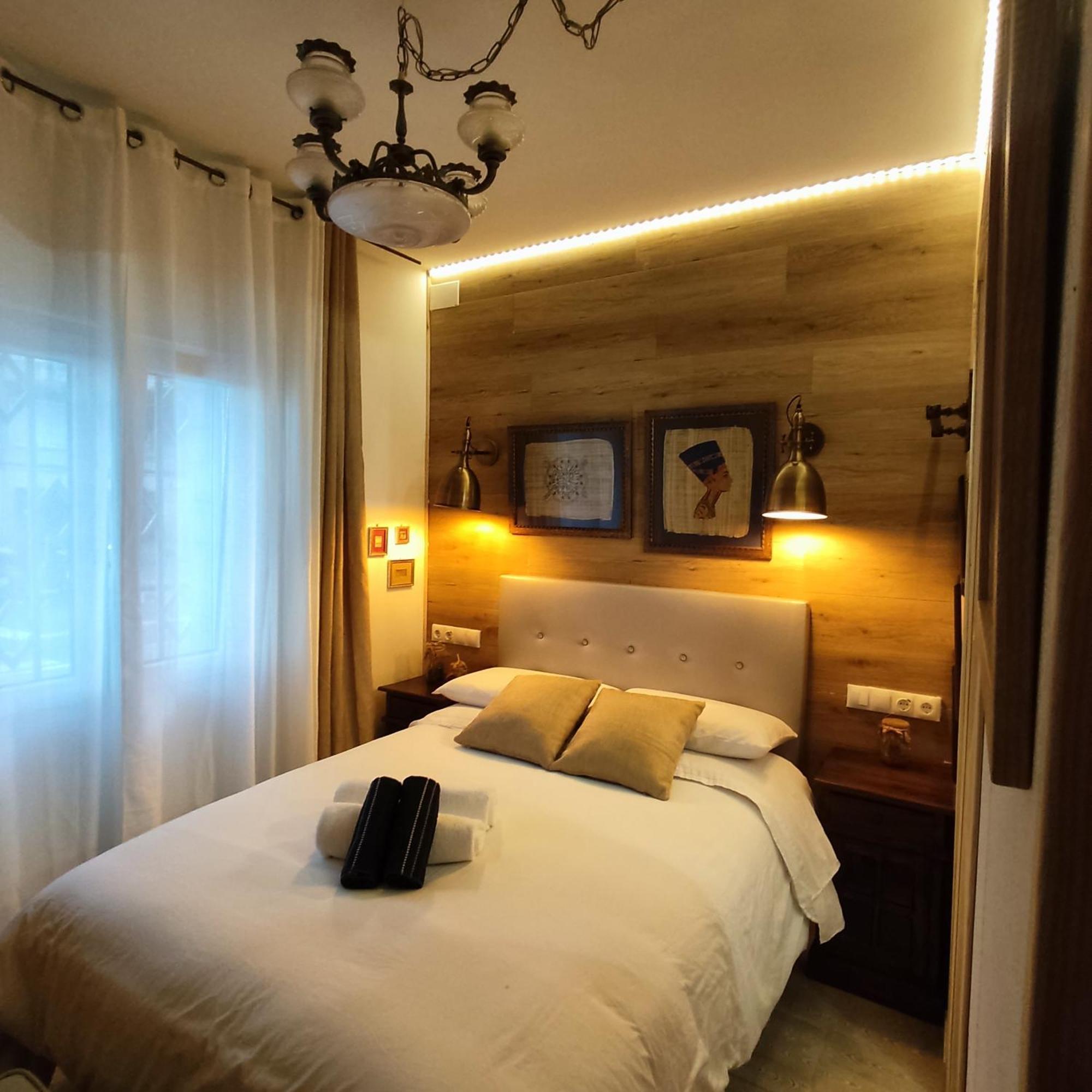 Studio Or Rooms With Private Bathroom Or Rooms With Shared Bathroom Barcelona Exterior foto