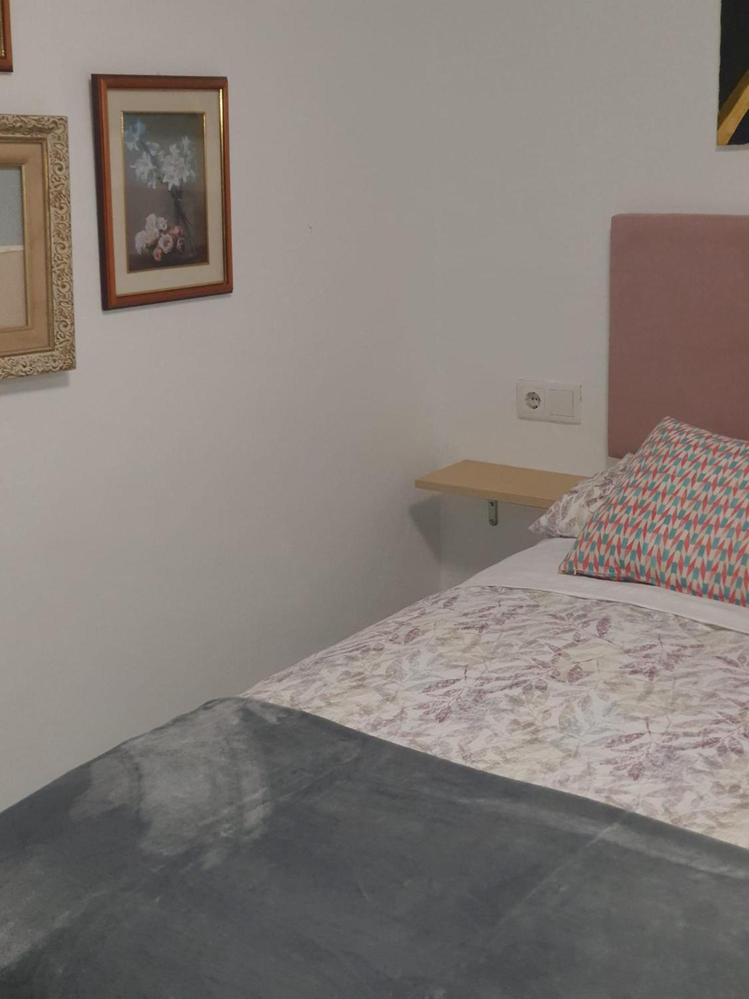 Studio Or Rooms With Private Bathroom Or Rooms With Shared Bathroom Barcelona Exterior foto