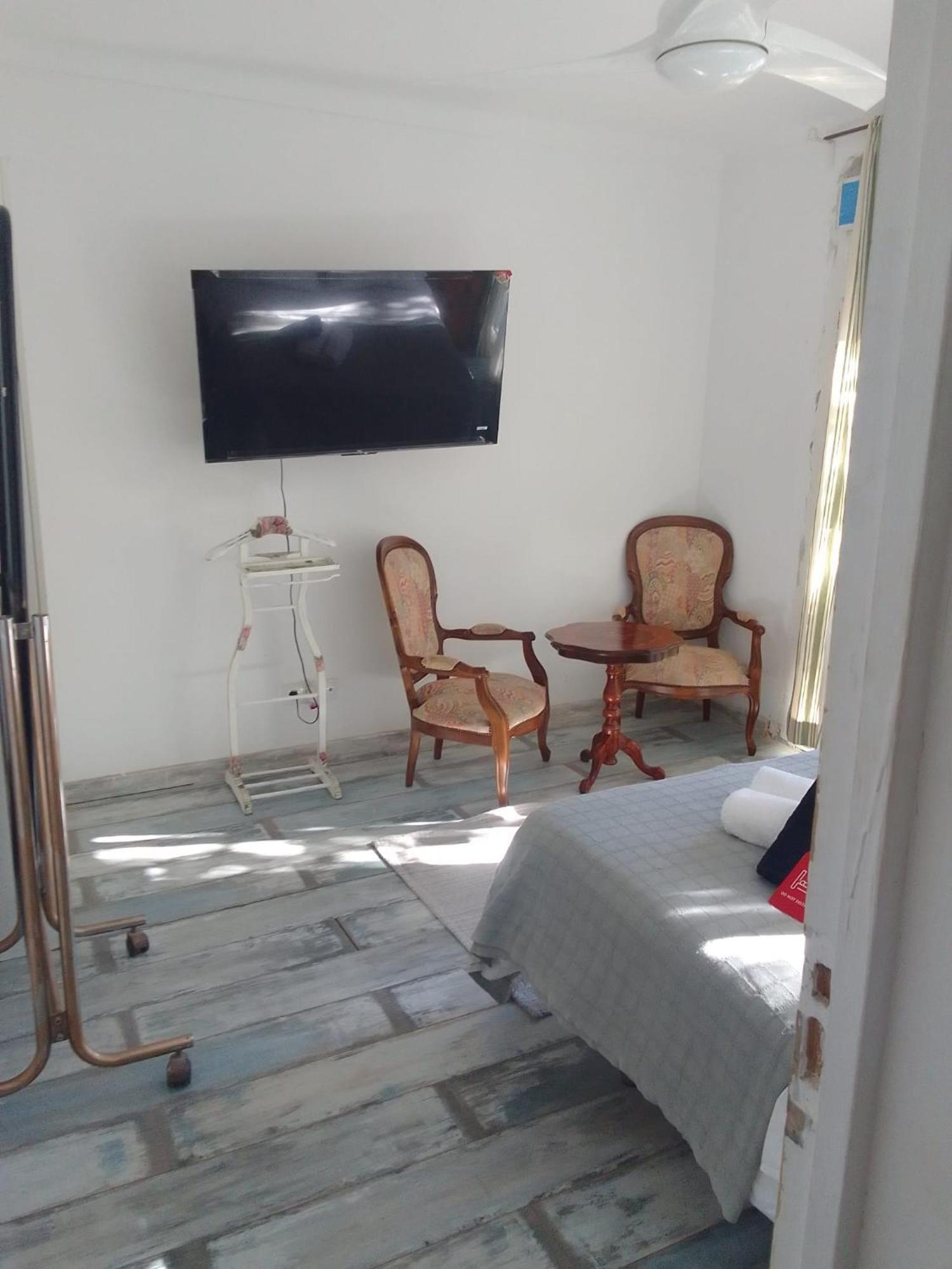Studio Or Rooms With Private Bathroom Or Rooms With Shared Bathroom Barcelona Exterior foto